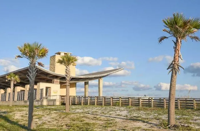 Apartment Getaway Pool & Pet-friendly