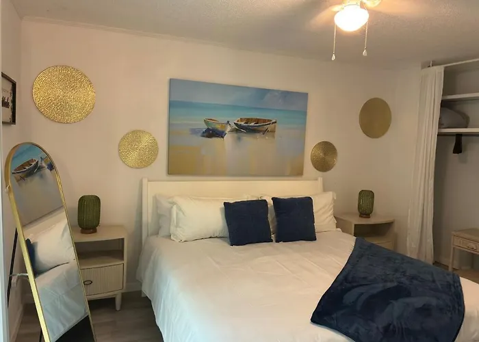 Apartment Getaway Pool & Pet-friendly Gulf Shores
